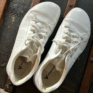 Women’s Vivo Barefoot Geo sneaker.